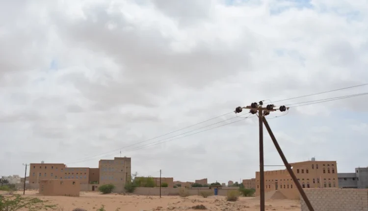 أكثر من 90 يومًا بلا كهرباء في باعرام.. سلطة شبوة تتجاهل معاناة المواطنين وتفاقم أزمتهم