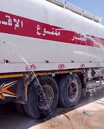 إطلاق النار على ناقلة وقود في شبوة يكشف استمرار الانفلات الأمني بمناطق النفوذ السعودي